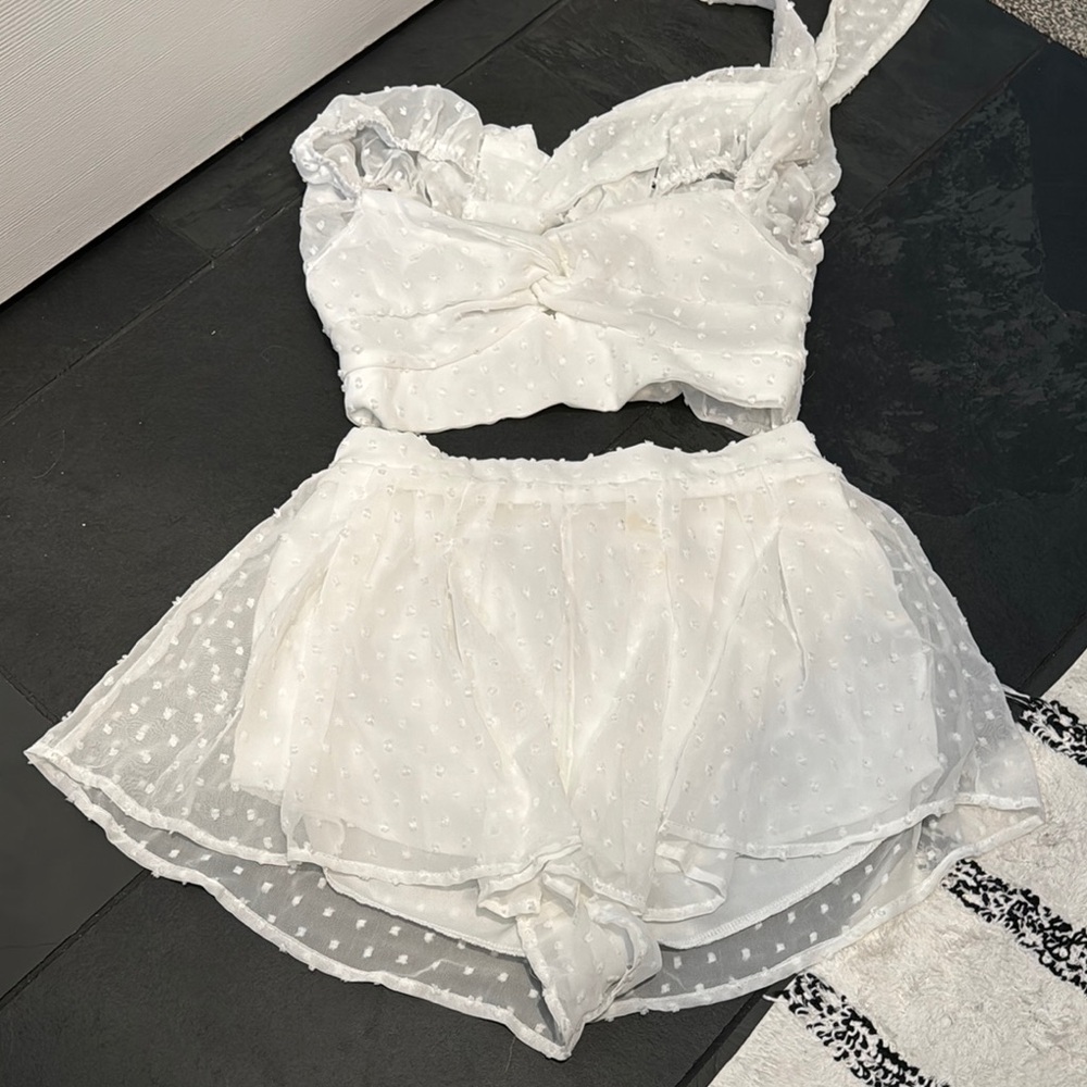 Elegant White Women's Intimate Set